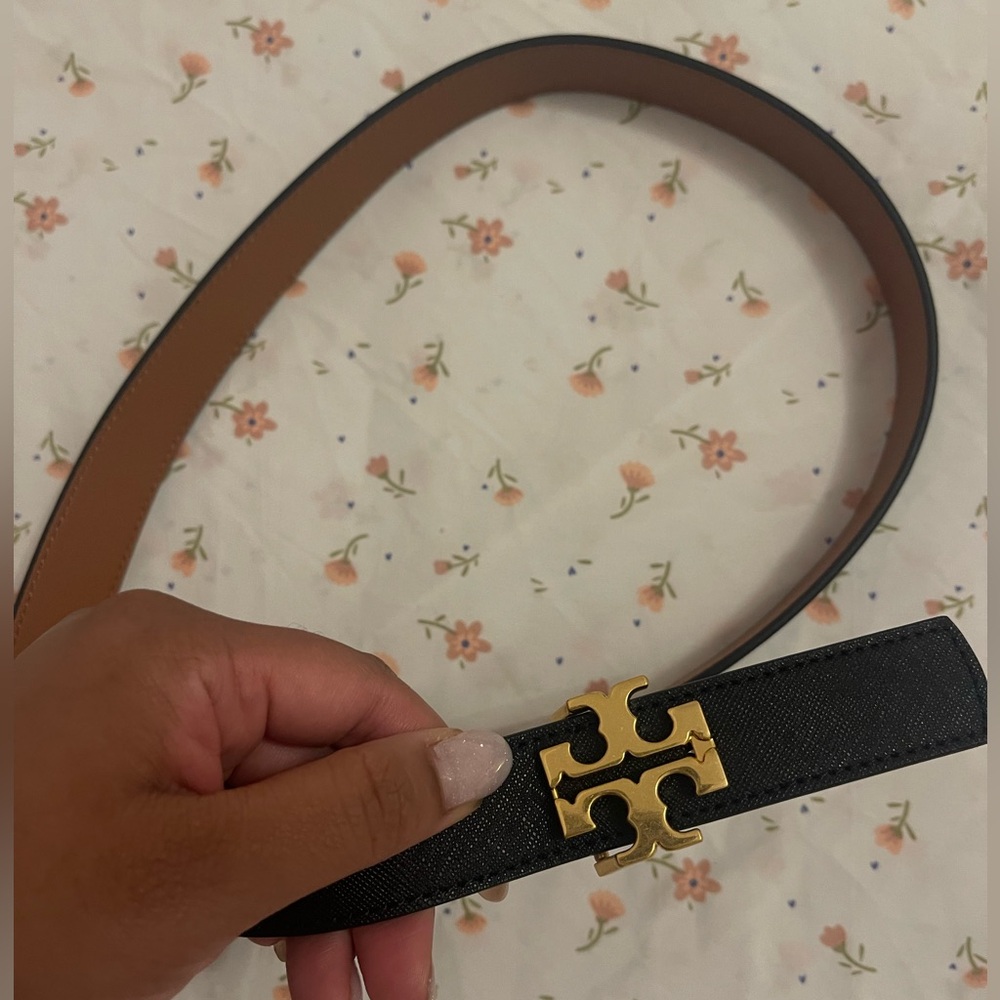 Tory Burch Logo Black/Classic Tan W/ Gold Hardware Reversible 1 Inch Belt